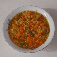 نودل و سبزیجات