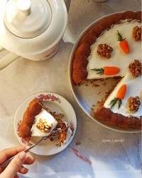 کیک هویج گردو با کرم پنیری