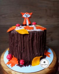 کیک تنه ی درخت با تاپر روباه