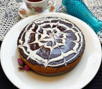 کیک با روکش شکلات آب شده (لطفا ورق بزنید)