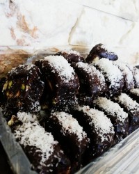 شکلات بیسکویتی