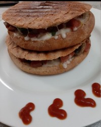 اسنک سوسیس و قارچ