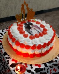 کیک دومین دومین سالگرد ازدواجمون خودم پز