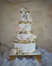 کیک عروسی خامه ای