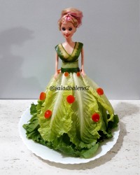 لباس عروسک با کاهو و خیار ایده یخچال عروس