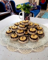 شیرینی شکلاتی کنجدی