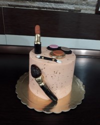 سفارشی با تم لوازم آرایشی