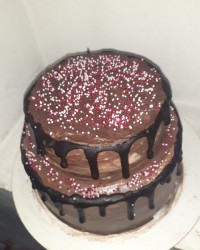 کیک تولد داداش کوچیکه (خودم پز هس)