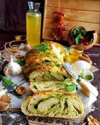 نان رول پستو