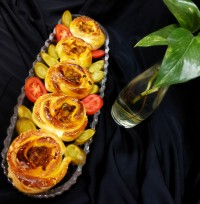 پیراشکی گوشت و سبزیجات