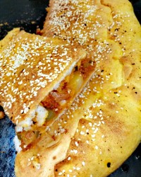 پیتزا کالزونه (calzone)