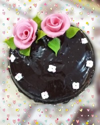 کیک با روکش شکلاتی