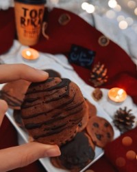 کوکی گردویی شکلاتی