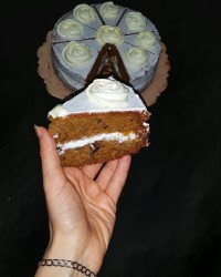 کیک هویج گردو کافیشاپی