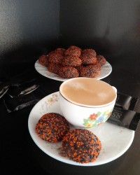 بیسکوئیت شکلاتی تلخ