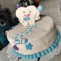 کیک دندونی با روکش فوندانت