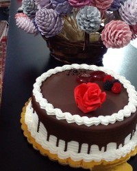 کیک تولد وروز زن