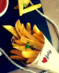 سیب زمینی سرخ کرده رستورانی