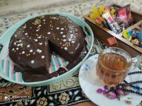 کیک شکلاتی با سس شکلات ?