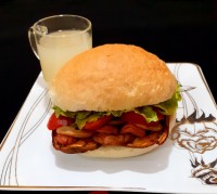 ساندویچ سوسیس وبادمجان