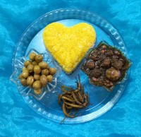 قرمه سبزی با کوفته ریزه