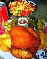 شنیسل سینه مرغ، سیب زمینی تنوری