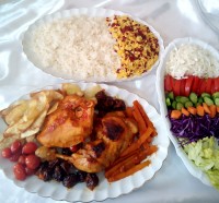خوراک مرغ و آلوسیاه
