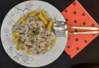 سیب زمینی کبابی با سس قارچ وخامه