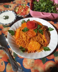 ماکارونی با تهدیگ سیب زمینی کنجدی