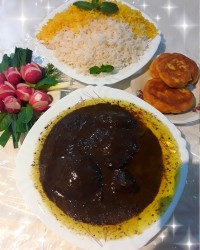 خـورش فسنجـان با مـرغ