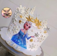 کیک السا زمستونی به وزن ۳/۷۰۰