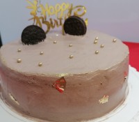 کیک تمام شکلاتی ما برای داداشم.