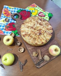 کیک سیب و دارچین و گردو