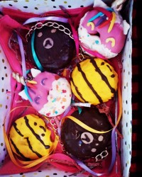 دونات تپلی روز عشق کاره خودم ساحل