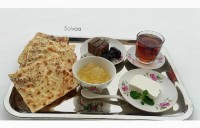 صبحانه (مربا بالنگ) در روز برفی