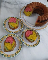 کیک موجدار رنگارنگ