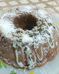 کیک شیر باتزیین پودر قند