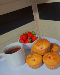 مافین توت فرنگی وشکلات