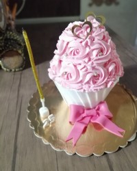 کیک تولد خواهر عزیزم❤️