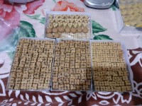 شیرینی نخودی دورنگ سفارش مشتری گلم