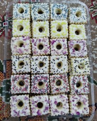 شیرینی رینگ پسته وشکلات