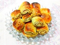 شیرینی رول دارچینی