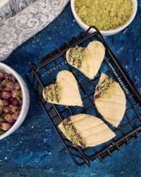 شیرینی کاسترد با روغن مایع