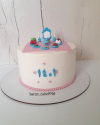 کیک اسفنجی با پف ۸ سانتی