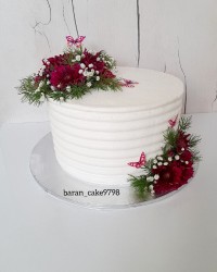 کیک اسفنجی با پف ۸ سانتی