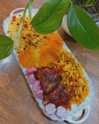 اکبر جوجه با سس مخصوص