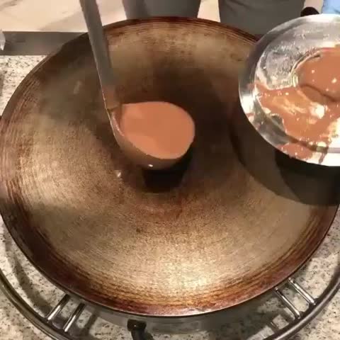 به گمونم پنکک باشه اگه کسی طرز تهیه شویادداره بگه