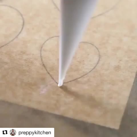 ایده تزیین کیک ساده و زیبا