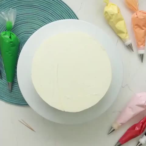 یه تزیین کیک دیگه