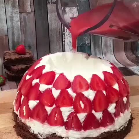 شارلوت توت فرنگی